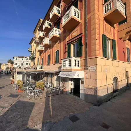 Welcome Riviera - Al Castello-vista Mare -romantico E A 20 Metri Dal Mare-toll Parking At 15 Euro Per Day To Be Booked In Advance -subject To Availability