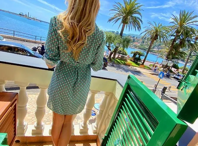 Apartamento Welcome Riviera - Al Castello-vista Mare -romantico E A 20 Metri Dal Mare-toll Parking At 15 Euro Per Day To Be Booked In Advance -subject To Availability Rapallo