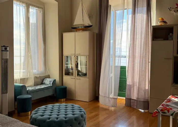 Apartamento Welcome Riviera - Al Castello-vista Mare -romantico E A 20 Metri Dal Mare-toll Parking At 15 Euro Per Day To Be Booked In Advance -subject To Availability *