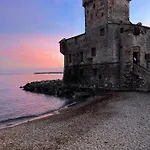 Al Castello: Romantic Seaside Retreat With Castle Views Apartment Rapallo