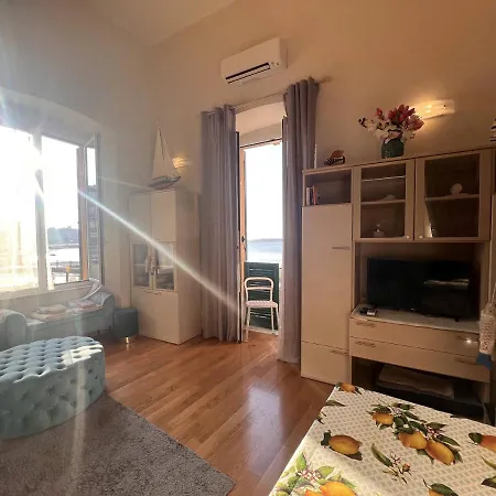 Welcome Riviera - Al Castello-vista Mare -romantico E A 20 Metri Dal Mare-toll Parking At 15 Euro Per Day To Be Booked In Advance -subject To Availability Rapallo