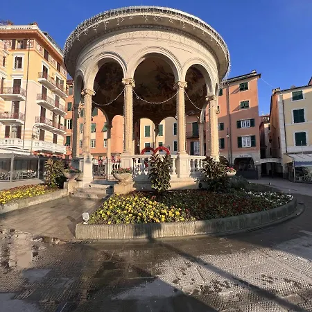 Welcome Riviera - Al Castello-vista Mare -romantico E A 20 Metri Dal Mare-toll Parking At 15 Euro Per Day To Be Booked In Advance -subject To Availability Daire Rapallo