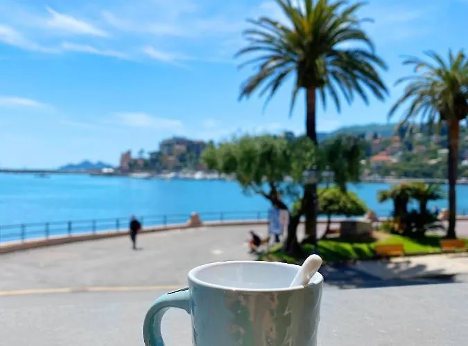 Apartment Al Castello: Romantic Seaside Retreat With Castle Views *