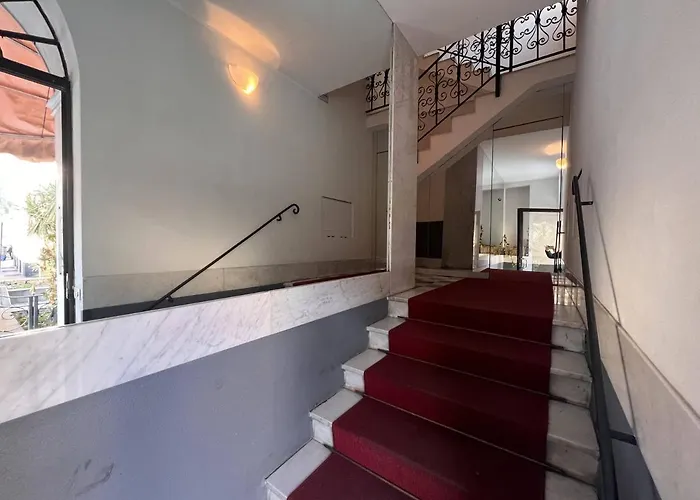 Al Castello: Romantic Seaside Retreat With Castle Views Apartment