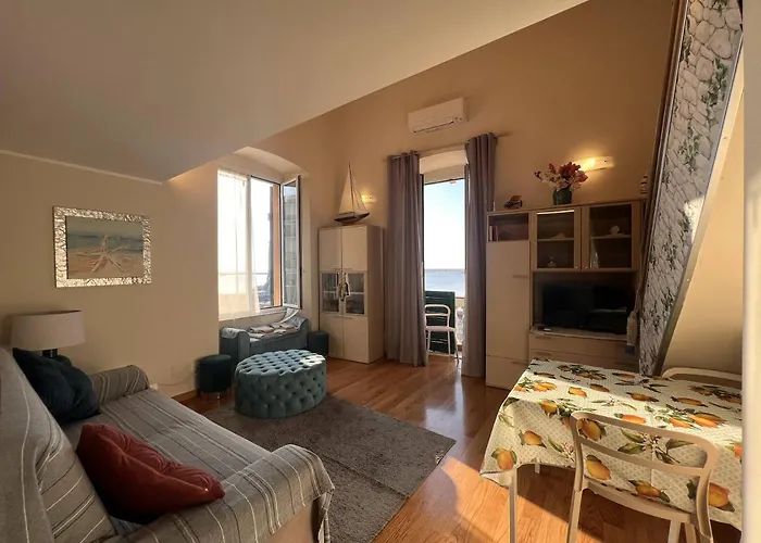 Welcome Riviera - Al Castello-vista Mare -romantico E A 20 Metri Dal Mare-toll Parking At 15 Euro Per Day To Be Booked In Advance -subject To Availability